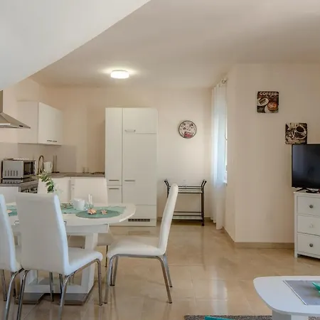 Sum Mora Apartment Vir