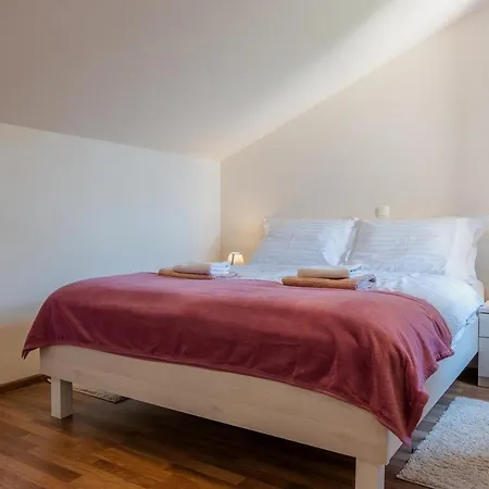 Sum Mora Apartment Vir