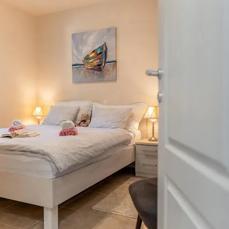 Apartment Sum Mora *