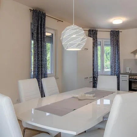 Sum Mora Apartment Vir