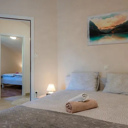 Apartment Sum Mora *