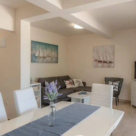 Apartment Sum Mora