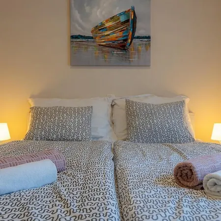 Apartment Sum Mora *
